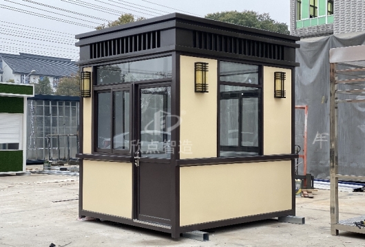 崗?fù)さ臉邮叫螤钣心膸追N？
